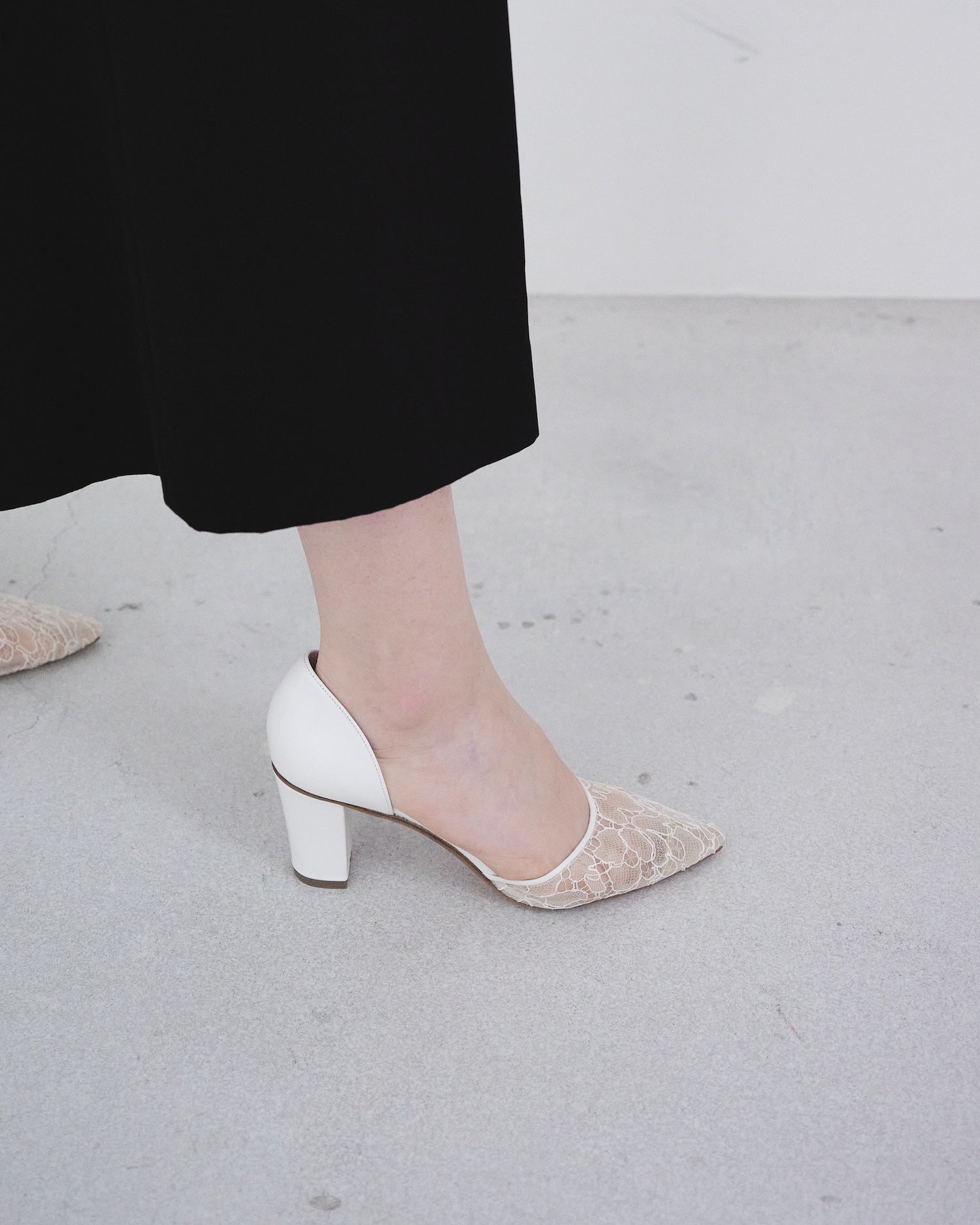 HAAVE | Lace Open-Side Pumps | レース オープンサイド パンプス